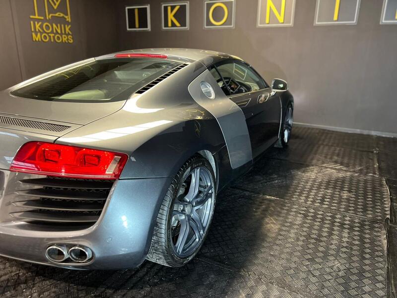 AUDI R8