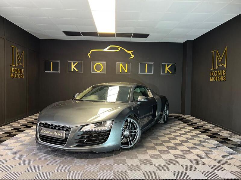 AUDI R8