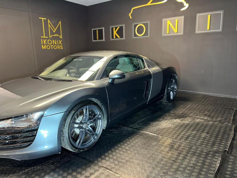 AUDI R8