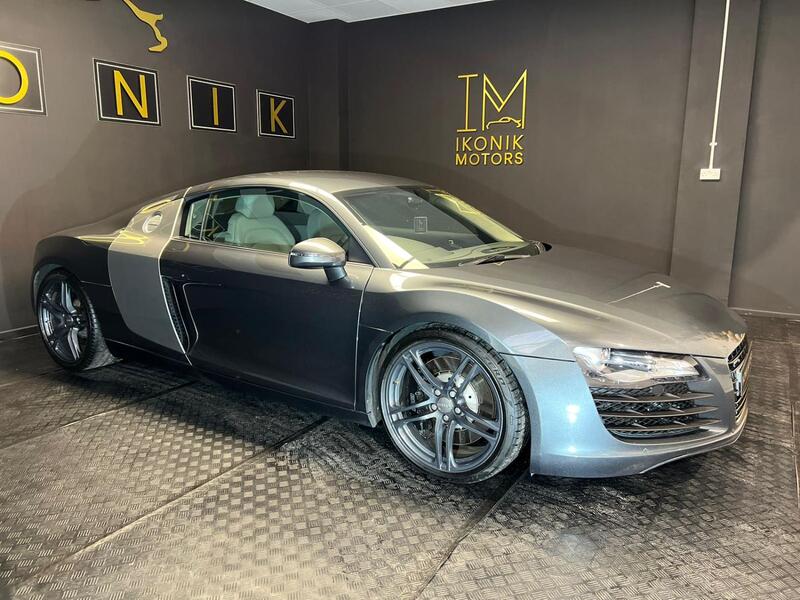 AUDI R8