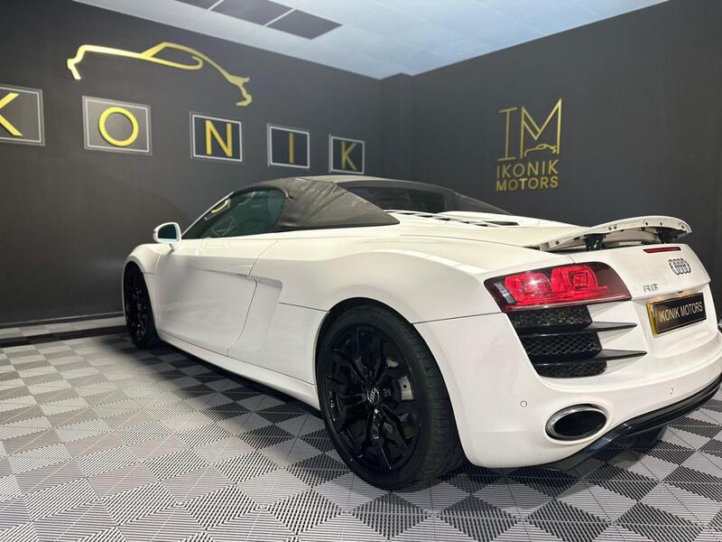 AUDI R8