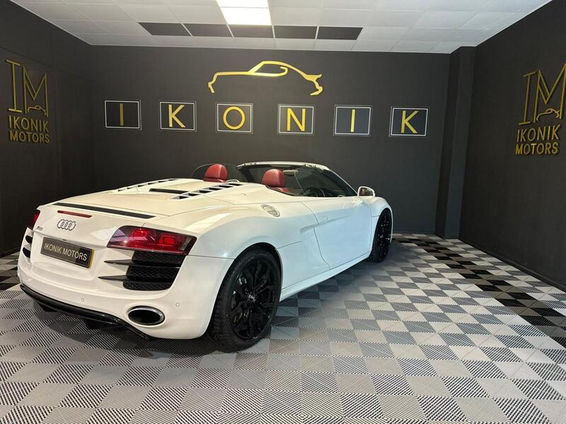 AUDI R8