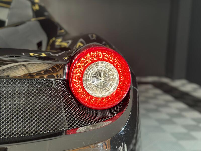 FERRARI 458