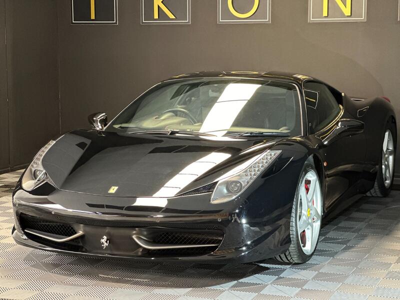 FERRARI 458