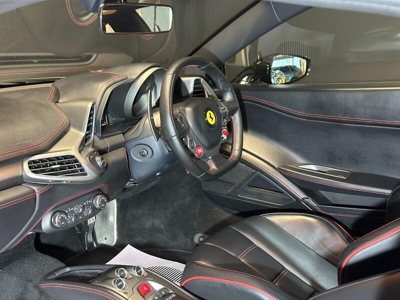 FERRARI 458