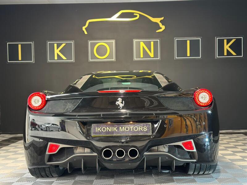 FERRARI 458
