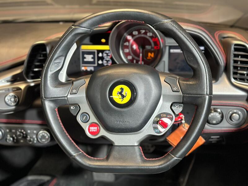 FERRARI 458