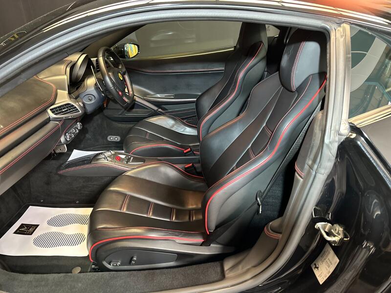 FERRARI 458