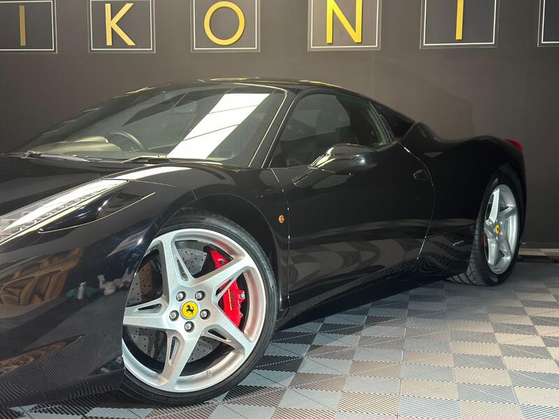 FERRARI 458