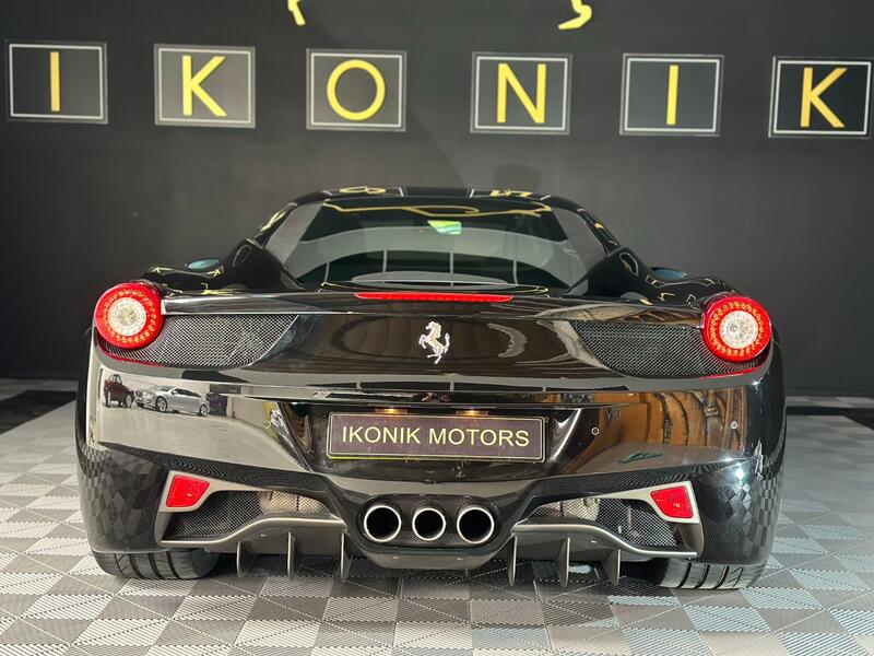 FERRARI 458