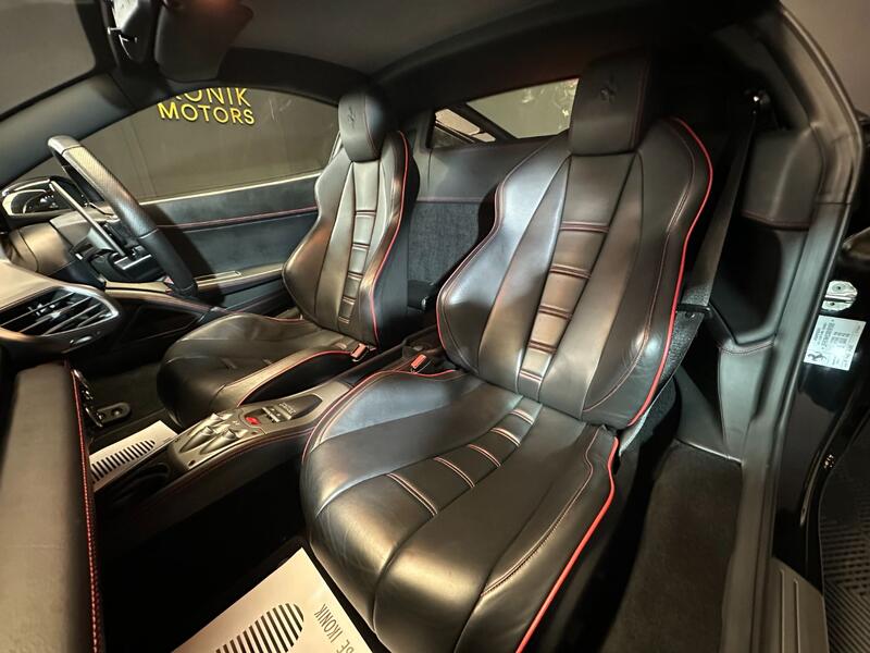 FERRARI 458