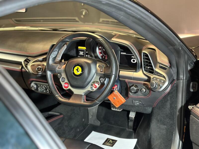 FERRARI 458