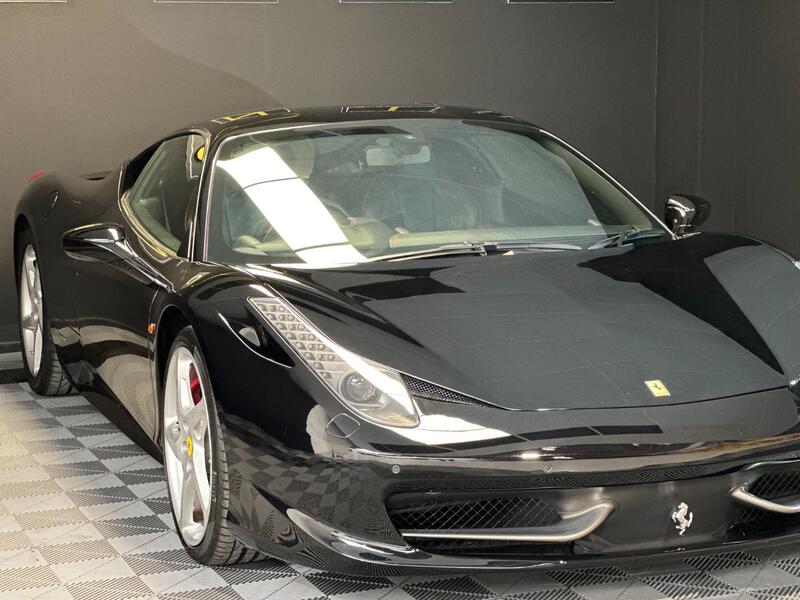 FERRARI 458