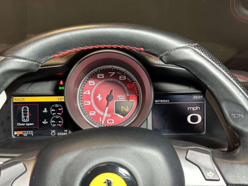 FERRARI 458