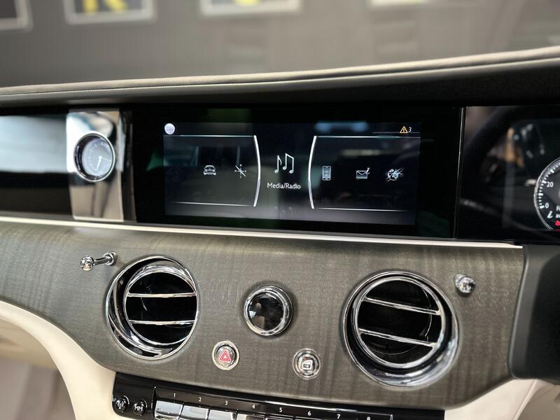 ROLLS-ROYCE GHOST
