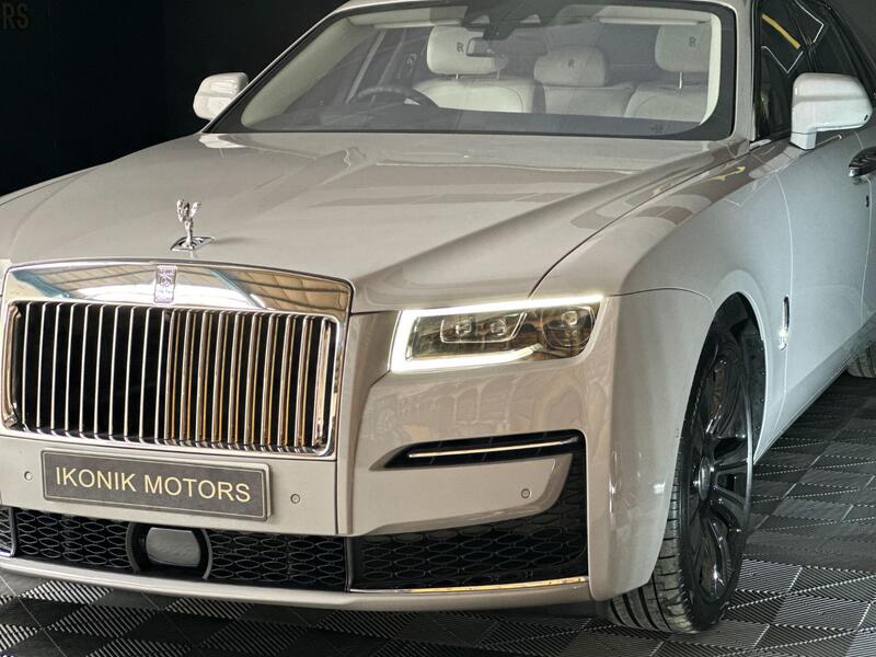 ROLLS-ROYCE GHOST