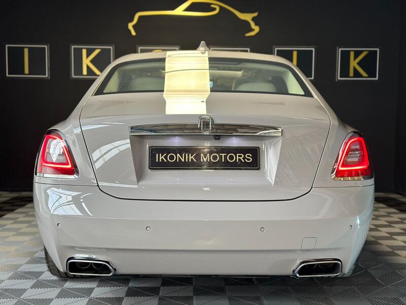 ROLLS-ROYCE GHOST