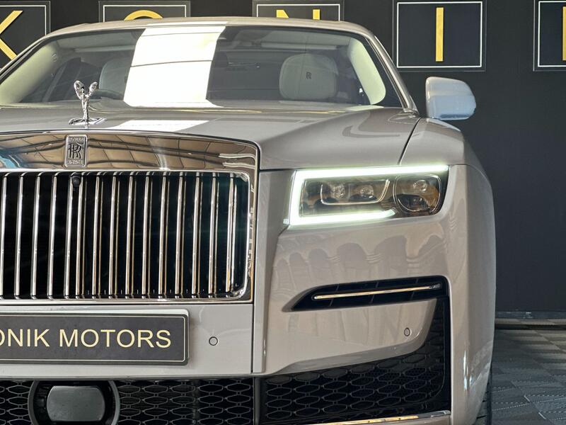 ROLLS-ROYCE GHOST