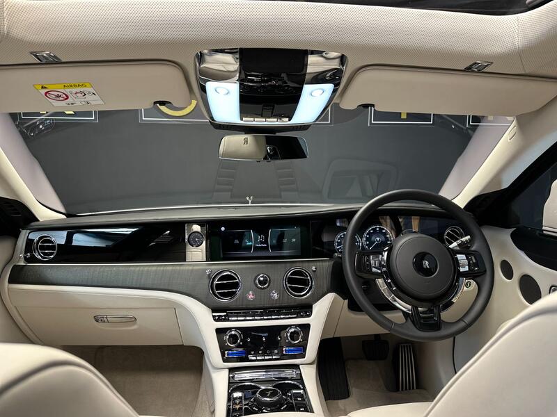 ROLLS-ROYCE GHOST