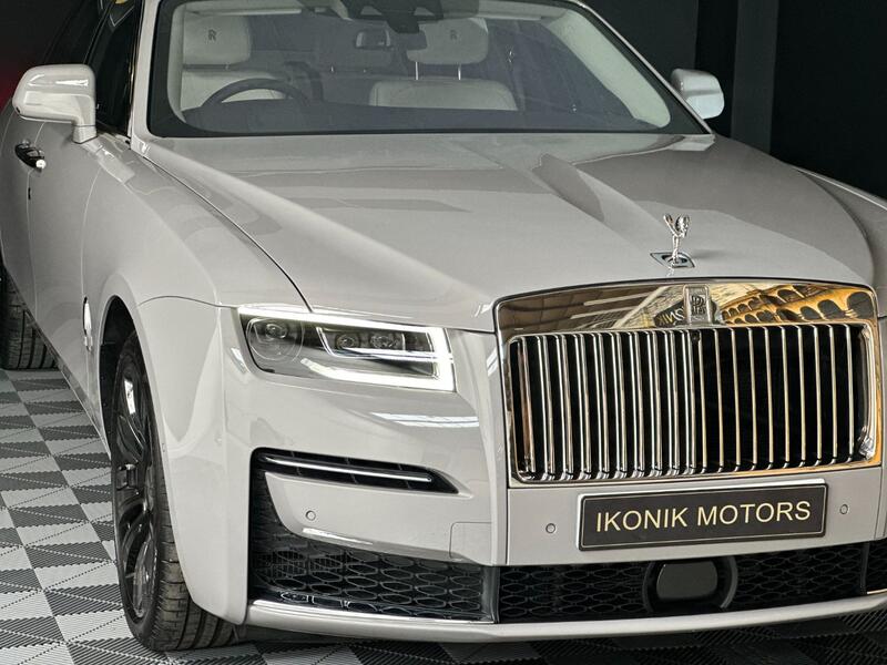 ROLLS-ROYCE GHOST