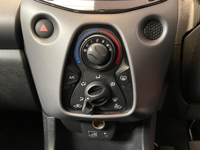TOYOTA AYGO