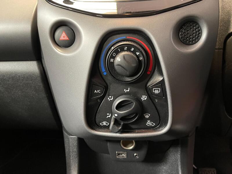 TOYOTA AYGO