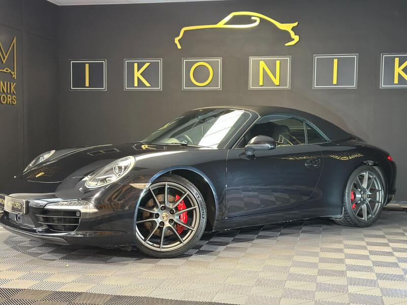 PORSCHE 911