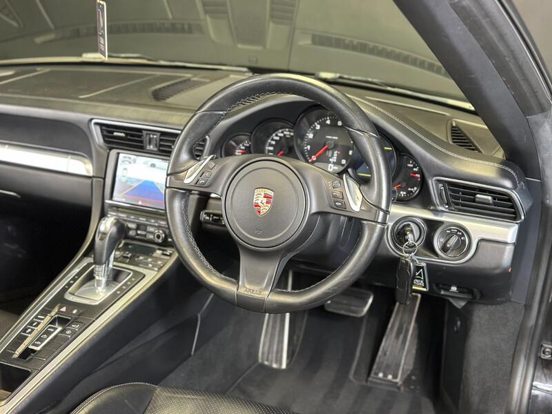PORSCHE 911