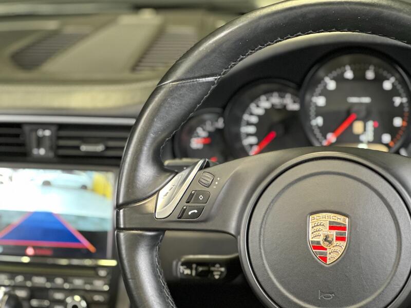 PORSCHE 911