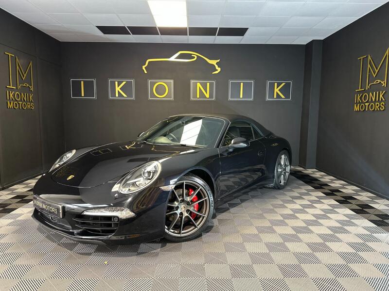 PORSCHE 911