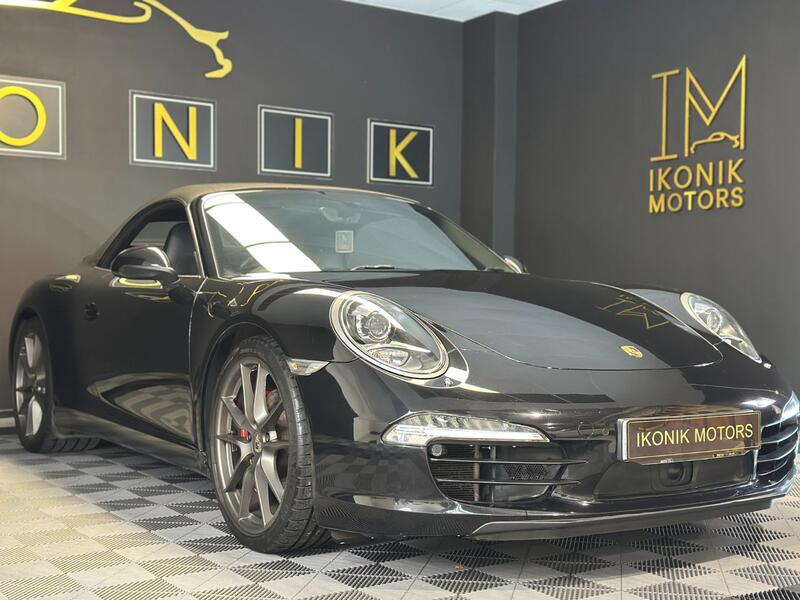 PORSCHE 911