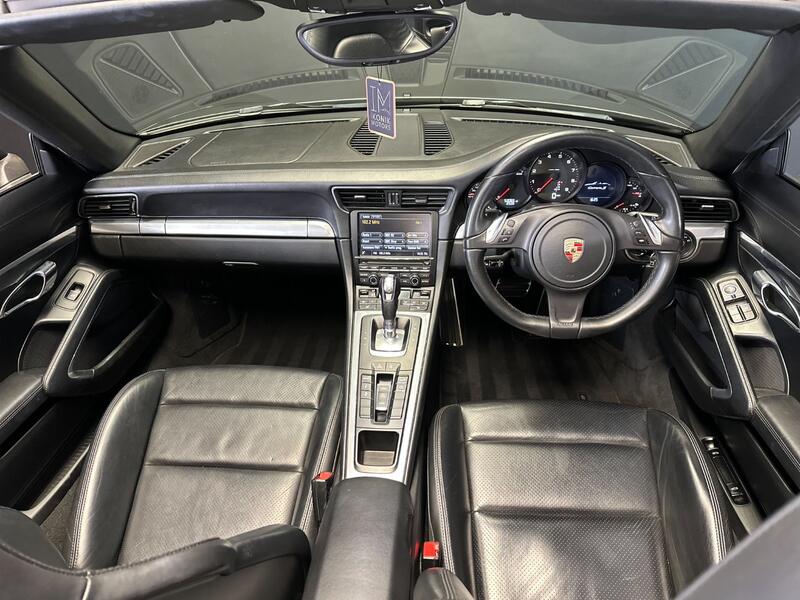 PORSCHE 911