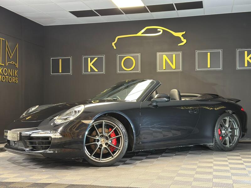 PORSCHE 911