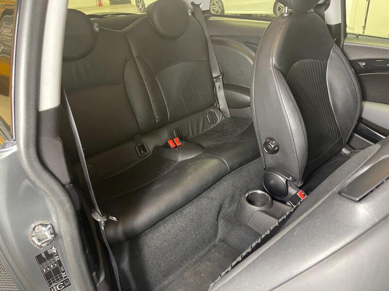 MINI HATCH