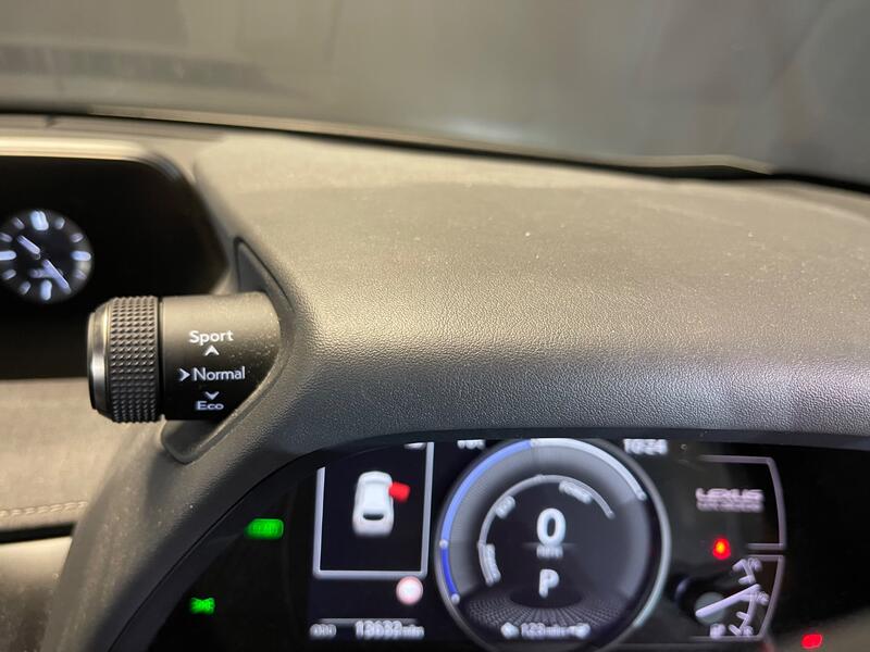 LEXUS UX 250H