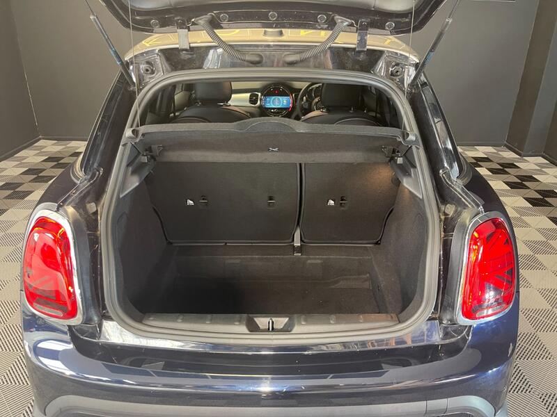MINI HATCH