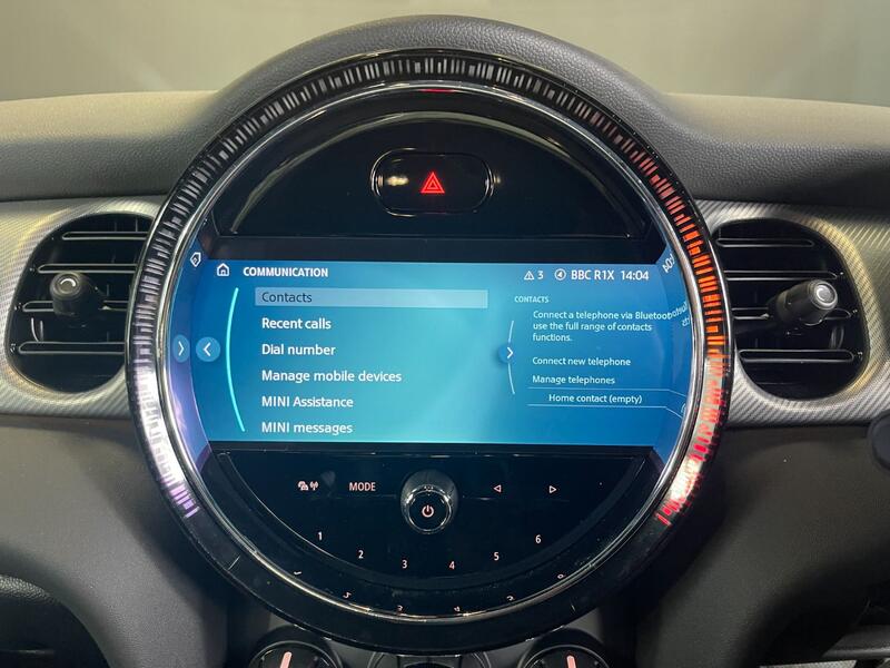 MINI HATCH