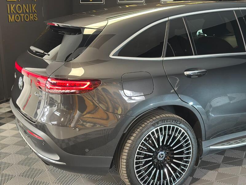 MERCEDES-BENZ EQC