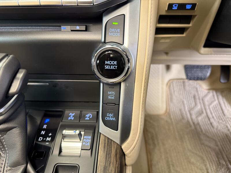 TOYOTA LAND CRUISER