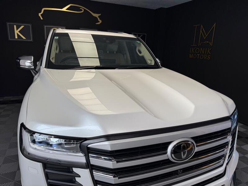 TOYOTA LAND CRUISER