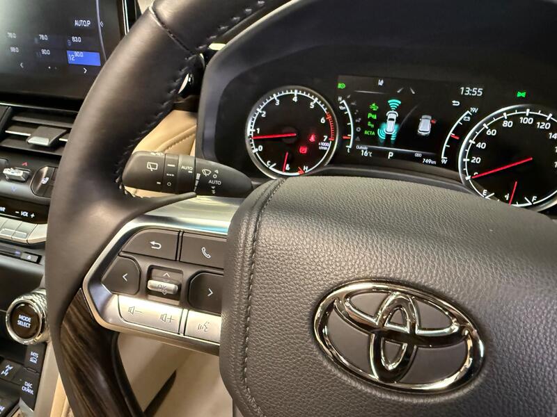 TOYOTA LAND CRUISER